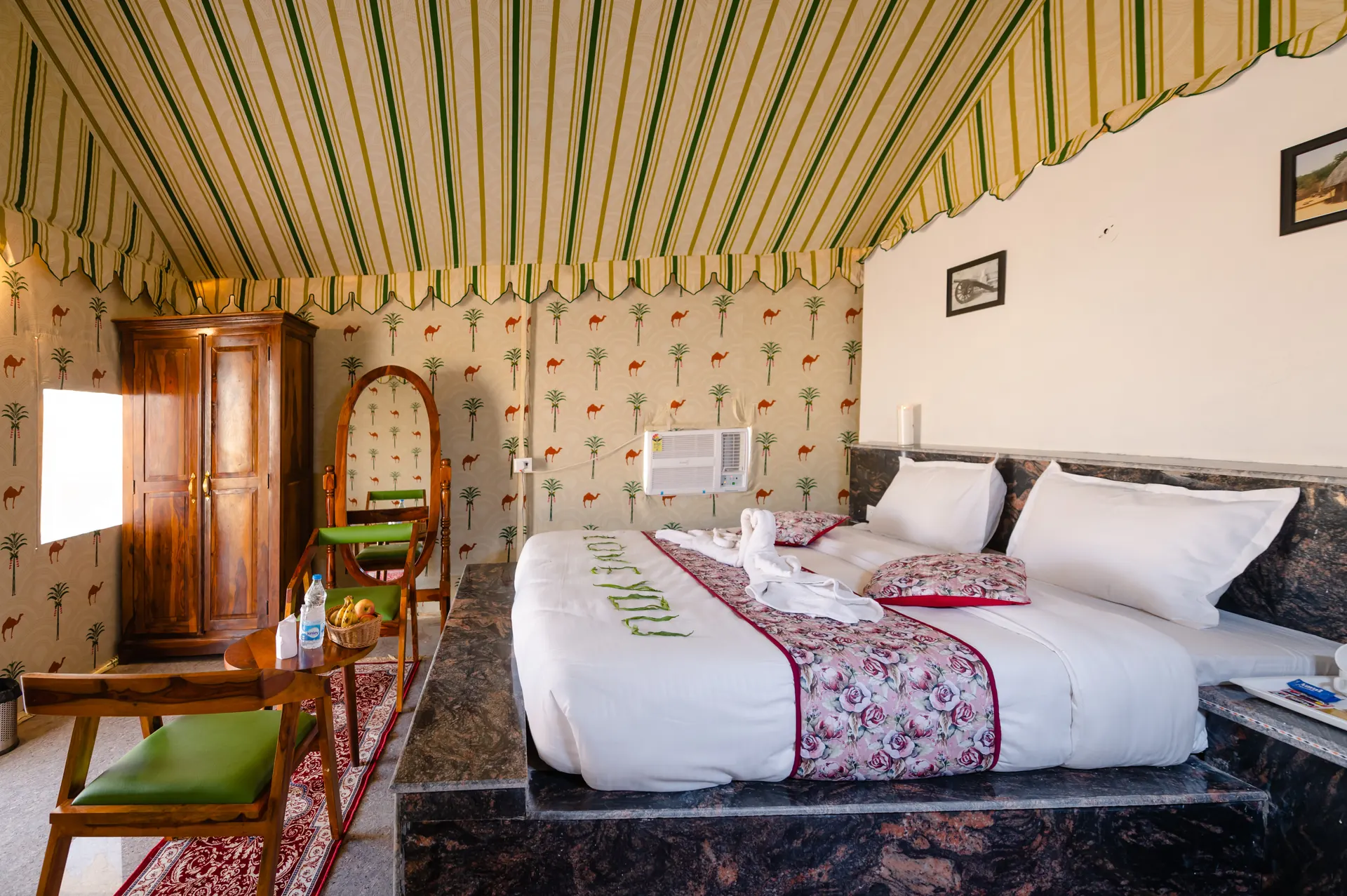 Couple Swiss Tent photo 2