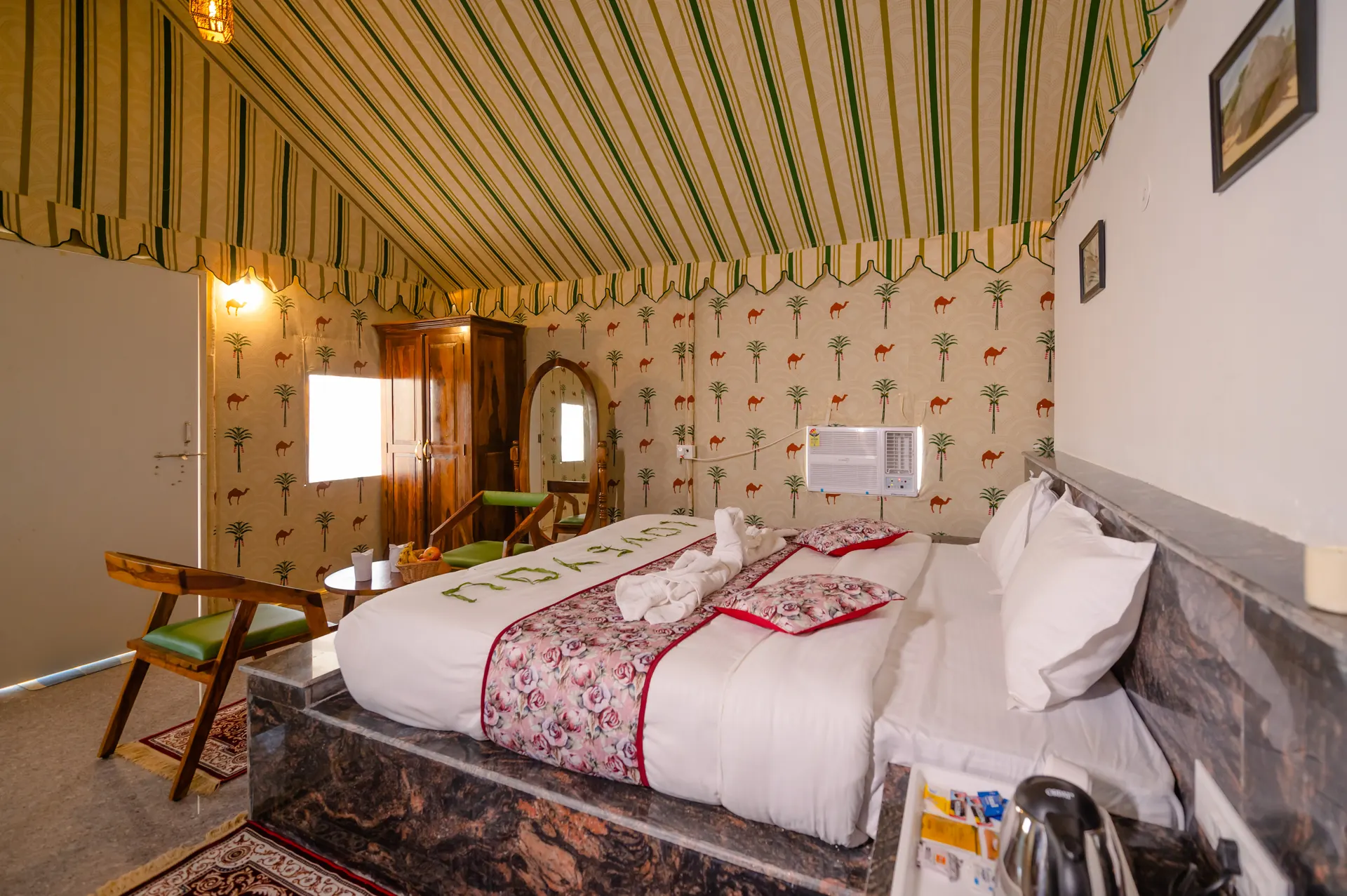 Couple Swiss Tent photo 3